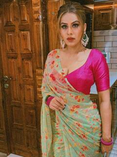 નિયા શર્માનો સાડીમાં જોવા મળ્યો ગ્લેમરસ અંદાજ, જુઓ તસવીરો