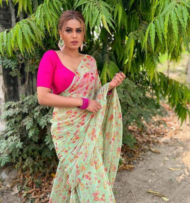 નિયા શર્મા સોશિયલ મીડિયામાં ખૂબ જ એક્ટિવ છે.