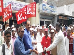 Farmers Protest : बाळ हिरडा खरेदी प्रश्नी किसान सभा आक्रमक; राजूरमध्ये शेतकऱ्यांचा मोर्चा