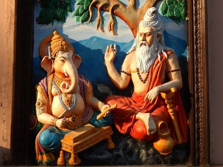 Guru Purnima 2022 date Raj Yog know dos and donts Guru Purnima 2022: गुरु पूर्णिमा पर बन रहा राजयोग, जानिए क्या करें, क्या न करें?