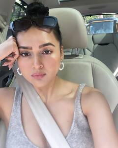 Tejasswi Prakash के नो-मेकअप लुक से बढ़ाया इंटरनेट का पारा, खूबसूरती देख फैंस हुए मदहोश