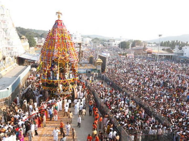 Thirumala Thirupathi : திருப்பதியில் ஒரே நாளில் பத்துகோடி வசூல்.. வாரி வழங்கிய திருநெல்வேலி பக்தர்..