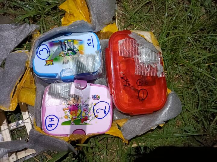 Jammu Police recovered three magnetic IEDs dropped by Pakistani drone ANN Magnetic IEDs Recovered: भारत की चुनौती बढ़ा रहा पाकिस्तानी एल-डेट का आतंकी ड्रोन प्लान, टिफिन बॉक्स में भेजा IED