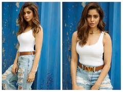 Aamna Sharif Photos: વ્હાઈટ સ્લીવલેસ ટોપમાં આમના શરીફે આપ્યા કિલર પોઝ, ફેન્સના હોશ ઉડ્યા