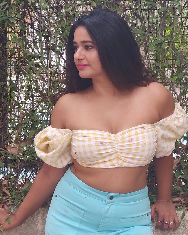 పూనమ్ బజ్వా లేటెస్ట్ ఫోటోలు  -Image credit: PoonamBajwa/Instagram