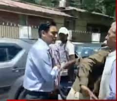 Nainital News : कामचोरी को लेकर कमिश्नर ने लगाई अधिकारियों और ठेकेदेरों की क्लास, देखिए पूरी वीडियो