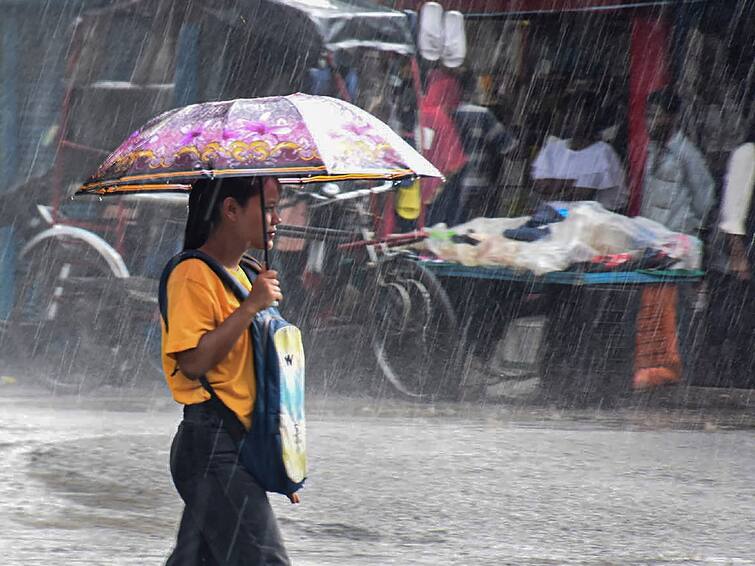 Weather Updates: Thunderstorm accompanied with lightning gusty winds of speed Isolated places over AP and Telangana Weather Updates: గుడ్‌న్యూస్, నేడు ఏపీలోకి నైరుతి రుతుపవనాలు - తెలుగు రాష్ట్రాల్లో ఉరుములు, మెరుపులతో కూడిన వర్షాలు