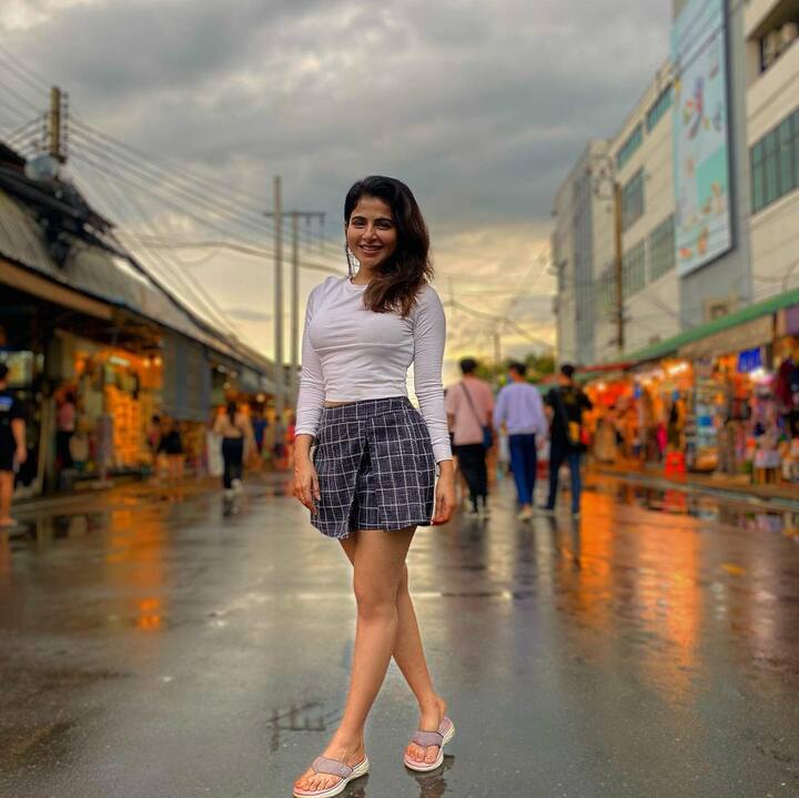 அவள் அவள் பொன்மகள்... எந்தன் மனம் கவர்ந்தவள்