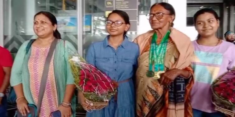 Anima talukdar Kalna retired teacher got gold medal in international sports Anima Talukdar: বয়সকে বুড়ো আঙুল! আন্তর্জাতিক প্রতিযোগিতায় হেঁটে সোনা জিতলেন ৭৯ বছরের অণিমা