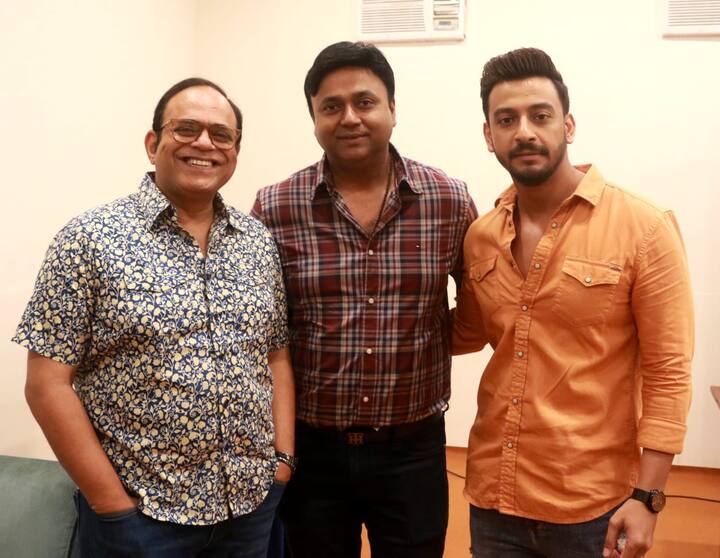 ছবির গল্প লিখেছেন দেবার্ঘ মুখোপাধ্যায়। গানের দায়িত্বে অমিত ইশান ও অদিতি বসু।