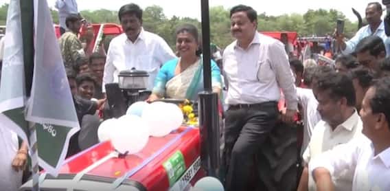 Minister Roja Slams Pawan Kalyan: సినిమాల్లోనే తప్ప పవన్ బయట ఏమీ చేయలేరు