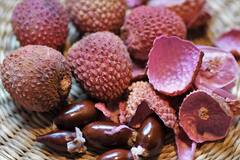 Peels for Skin: स्किन की खूबसूरती चाहते हैं बढ़ाना? इन फल और सब्जी के छिलके का लगाएं फेसपैक