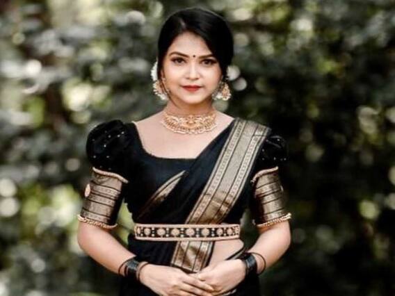 Karthika Deepam Amulya Gowda photos: నల్ల చీరలో వెలిగిపోతున్న 'కార్తీకదీపం' జ్వాల Karthika Deepam Amulya Gowda photos: నల్ల చీరలో వెలిగిపోతున్న 'కార్తీకదీపం' జ్వాల