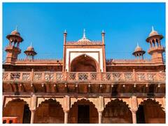 Agra Destinations: आगरा ट्रिप पर जाएं तो इन धार्मिक स्थलों को देखना न भूलें