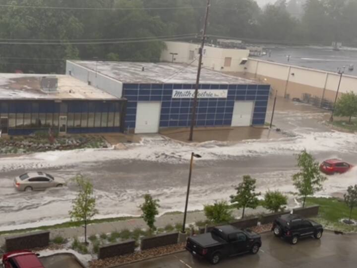 Severe Hail Storm and rain Turns Omaha city Roads Into a Flowing River Omaha Hail Storm: भारी ओलावृष्टि से बुरी तरह प्रभावित हुआ शहर, सड़क हुई जलमग्न, देखें Video