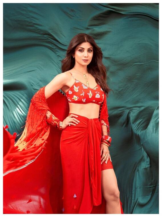 यंग और ग्लोइंग स्किन के लिए शिल्पा को करें फाॅलो