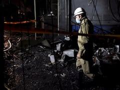 Mundka Fire Case: तीन पीड़ितों के परिजनों ने किया अंतिम संस्कार, 16 शवों की शिनाख्त होनी अब भी बाकी