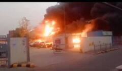 Delhi Fire News: जामिया नगर में पार्किंग में लगी भीषण आग, दर्जनों गाड़ियां जलकर हुई खाक, रोंगटे खड़े कर देंगी तस्वीरें