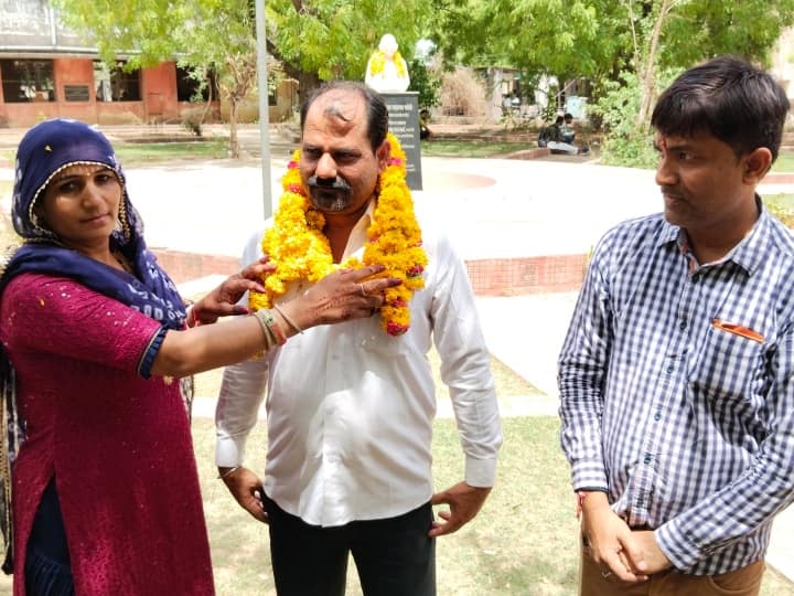 Sikar Rajasthan Indian citizen trapped in Saudi Arabia return to India person from Bundi helped ANN सऊदी अरब में फंसे Sikar के शख्स ने वतन लौटकर सुनाई आपबीती, आंखें नम कर बोला-भारत जैसा कोई देश नहीं