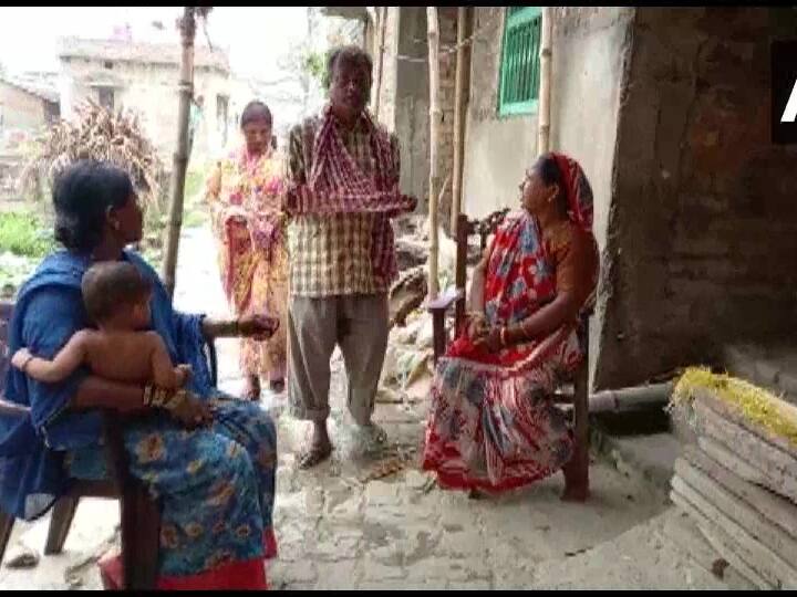 Bihar Parents beg to collect money to get the dead body of son from Sadar Hospital allegedly asked 50000 Samastipur: अस्पताल ने बेटे की लाश देने के लिए मांगे 50 हजार, झोली फैलाकर भीख मांग रहे मजबूर मां-बाप, रोंगटे खड़े कर देगी खबर