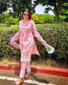 न कजरे की धार, न मोतियों के हार.... Divyanka Tripathi की सादगी जीत लेगी आपका दिल