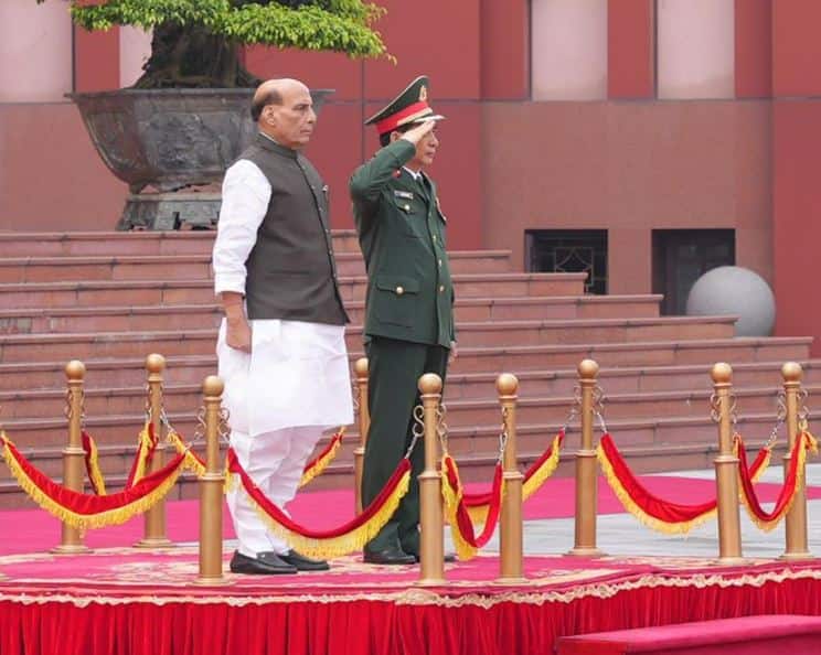 Rajnath Singh Vietnam Visit: भारत ने वियतनाम के साथ 'लॉजिस्टिक सपोर्ट एग्रीमेंट' पर किया हस्ताक्षर, दोनों देशों के बीच बढ़ेगा रक्षा सहयोग