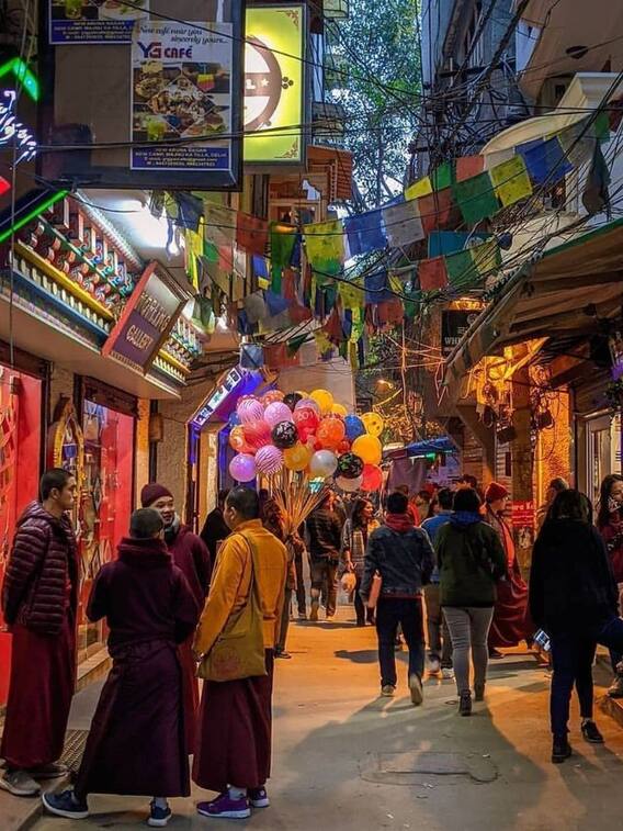 10 Trendy Flea Markets In Delhi