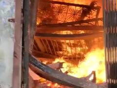 Bhiwandi Fire: भिवंडी के प्लास्टिक गोदाम में लगी आग, दमकल की गाड़ियों ने तीन घंटे बाद पाया काबू