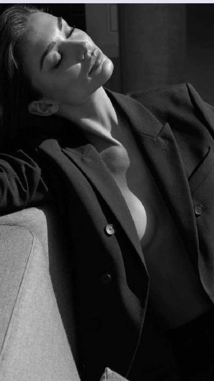 உலரும் காலை பொழுதை… முழு மதியும் பிரிந்து போவதில்லையே…