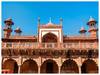 Agra Destinations: आगरा ट्रिप पर जाएं तो इन धार्मिक स्थलों को देखना न भूलें