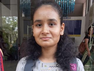 Maharashtra HSC Result : कोरोनात वडिलांचे छत्र हरपले, कुटुंबाला सावरत अर्कजाने बारावीत मिळवला पहिला क्रमांक