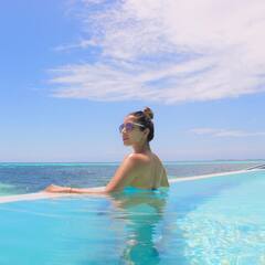 Pics: समंदर में मस्ती करती नज़र आईं सोफी चौधरी, फैंस बोले- 'मुझे इस जलपरी से प्यार हो गया है'