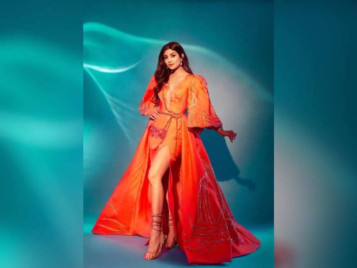 बॉलिवूड अभिनेत्री शिल्पा शेट्टी (Shilpa Shetty) आज (8 जून) तिचा 47वा वाढदिवस साजरा करत आहे. शिल्पा आता दोन मुलांची आई आहे, पण तिला पाहून याचा अंदाज लावणं थोडं कठीण होऊन जातं.