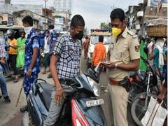 Mumbai: डेडलाइन खत्म, अब टू व्हीलर पर पीछे बैठने वाले को हेलमेट जरूरी, नहीं तो लगेगा जुर्माना