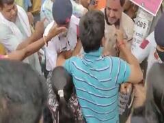 Delhi Girl Viral Video: दिल्ली में स्कूटी सवार लड़की ने की पुलिसकर्मियों के साथ मारपीट, एक घायल, मामला दर्ज