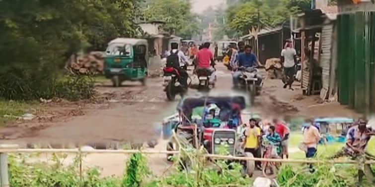 South Dinajpur, balurghat road blocked due to bad road condition South Dinajpur: বেহাল রাস্তায় নাকাল বাসিন্দারা, রাস্তা আটকে বিক্ষোভ