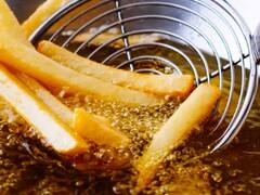 Oily Food : आहारात जास्त तेल आरोग्यासाठी हानिकारक का? जाणून घ्या याचे गंभीर दुष्परिणाम