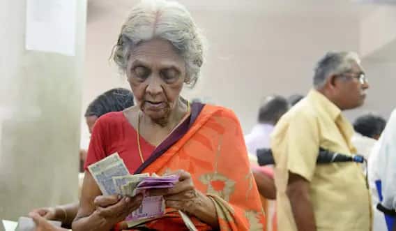EPFO Penison scheme new rules 73 lakh pensioners get good news central government EPFO ने बनाया खास प्लान, 30 जुलाई को देशभर के 73 लाख पेंशनधारकों को मिलेगी बड़ी खुशखबरी!