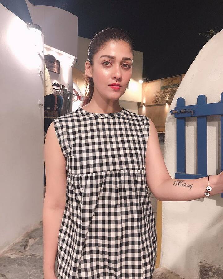 फैंस को अब नयनतारा और विग्नेश की शादी की तस्वीरों का बेसब्री से इंतजार है. शादी के बाद दोनों तस्वीरें शेयर करेंगे.