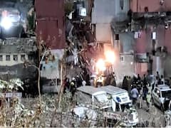 PHOTO : ...अन् पाहता-पाहता तीन मजली इमारत कोसळली; मुंबईतील दुर्घटना