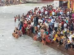 Ganga Dussehra पर संगम नगरी, मथुरा और हरिद्वार के घाटों पर उमड़े श्रद्धालु, देखें तस्वीरें