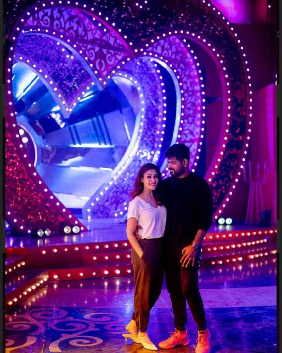 Nayanthara and Vignesh Shivan Wedding : एक दूजे के हुए नयनतारा और विग्रनेश शिवन, सामने आई शादी की पहली खूबसूरत तस्वीर