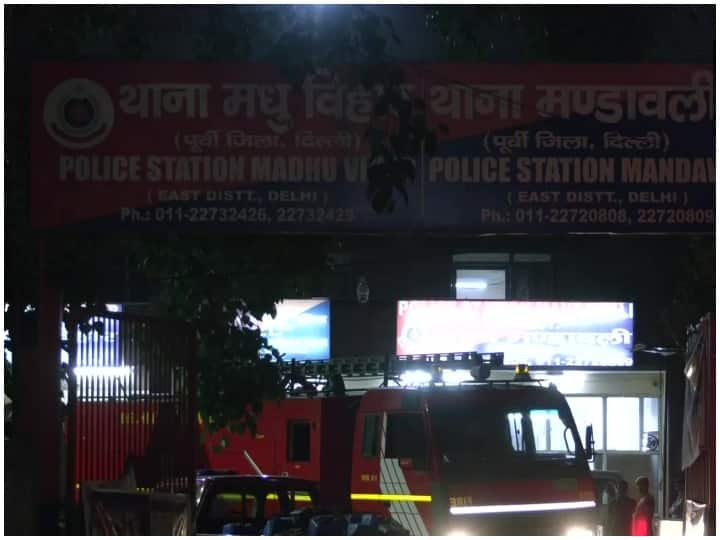 Fourth incident of fire broke out in Delhi within 24 hours Delhi Fire: दिल्ली में 24 घंटे के अंदर आग लगने की चौथी घटना, देर शाम मंडावली में लगी आग, कोई हताहत नहीं