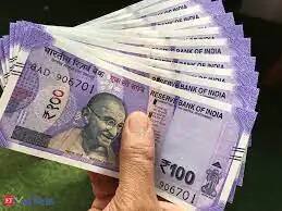 किसान दो तरीकों से पीएम किसान के लिए ई-केवाईसी पूरी कर सकते हैं. ई-केवाईसी प्रक्रिया घर बैठे ऑनलाइन पीएम किसान की आधिकारिक वेबसाइट के माध्यम से पूरी की जा सकती है. इसके अलावा किसान अपने नजदीकी कॉमन सर्विस सेंटर (CSC) पर जाकर भी अपनी ई-केवाईसी करवा सकते हैं.