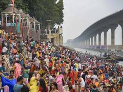 Ganga Dussehra: पटना समेत बिहार के अन्य गंगा घाटों पर उमड़ी भीड़, आस्था की डुबकी लगाने पहुंचे श्रद्धालुओं से भक्तिमय हुआ महौल