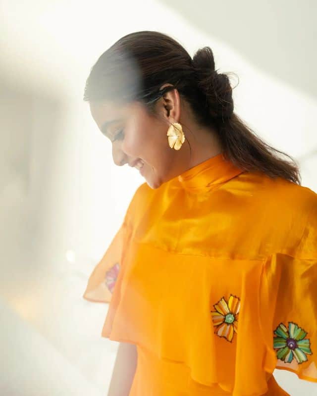 కీర్తి సురేష్ అందమైన ఫోటోలు -Image Credit:Keerthy Suresh/Instagram