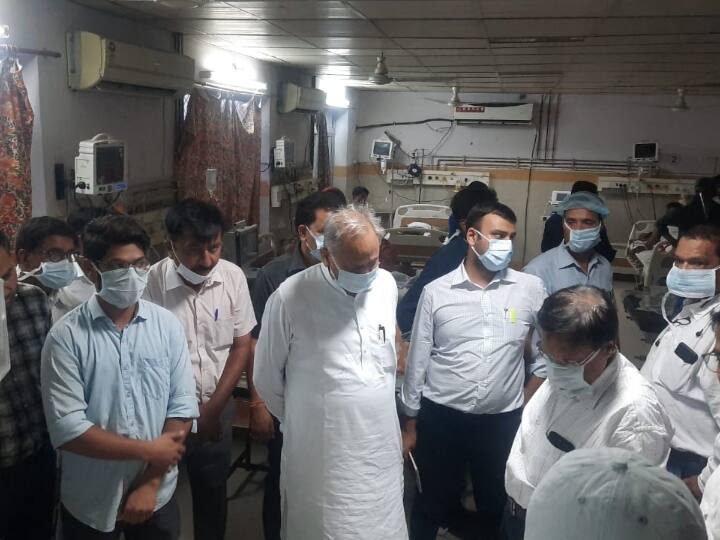 Udaipur Agricultural Produce Market Rajasthan 3 killed 8 injured collapse of roof CM Ashok Gehlot reached ANN Udaipur Accident: दुकान की छत गिरने से 3 की मौत, 8 घायल, अस्पताल पहुंचे CM Ashok Gehlot ने की सहायता राशि की घोषणा