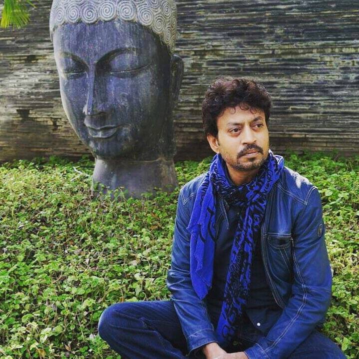 लीजेंड एक्टर इरफान खान (Irrfan Khan) उन एक्टर्स में से एक हैं, जिन्होंने कैंसर की वजह से दुनिया को अलविदा कह दिया. अभिनेता का निधन इंडस्ट्री के लिए एक क्षति थी. 29 अप्रैल 2020 को न्यूरोएंडोक्राइन ट्यूमर नामक कैंसर की वजह से उनका निधन हो गया था.