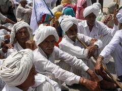 Noida News: जेवर एयरपोर्ट के पास आज Kisan Mahapanchayat, राकेश टिकैत की मौजूदगी में इन मांगों पर होगी चर्चा