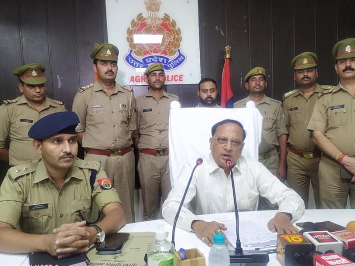 Agra Uttar Pradesh After arrest of betting king Ankush Mangal police made list of top 10 bookies ANN Agra Police ने छेड़ा सट्टेबाजों के खिलाफ अभियान, बनाई टॉप 10 की लिस्ट, अंकुश मंगल से पूछताछ में बड़ा खुलासा